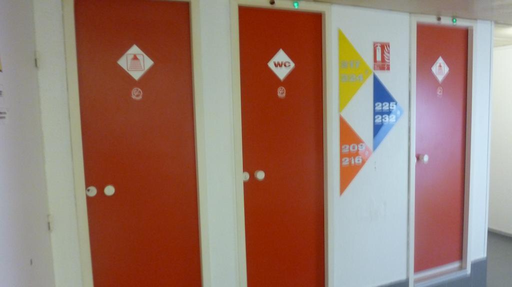 Lemon Hotel Dreux Chartres Kültér fotó